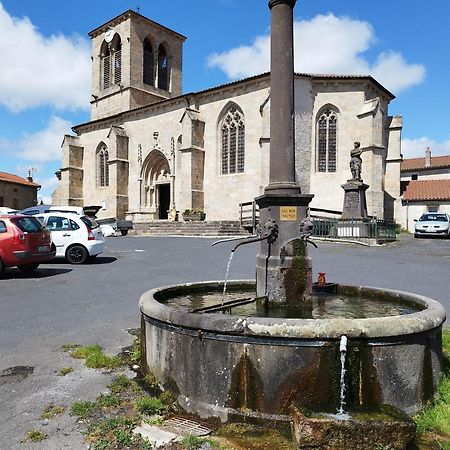 Jolie Maison De Bourg Tout Equipee 10Km D'Ambert Saint-Amant-Roche-Savine Ruang foto